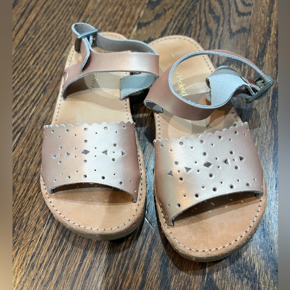 Freshly Picked Girl’s Laguna Sandals
Rose Gold